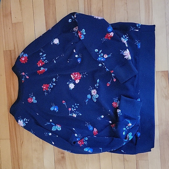 Reitmans Size 12 Floral Zipper Jacket - Picture 4 of 6